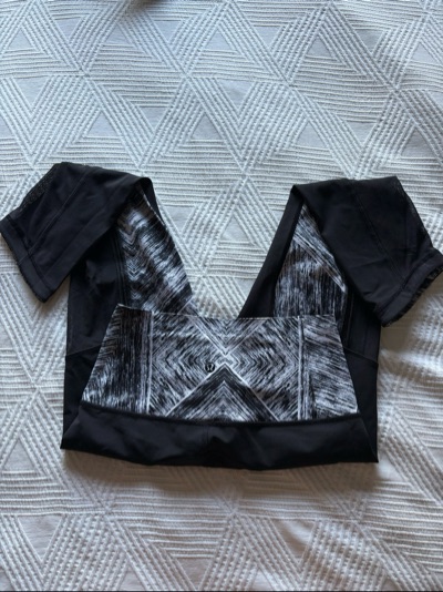 Lululemon legging black and white