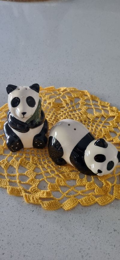 Panda salt and pepper shakers in white and black