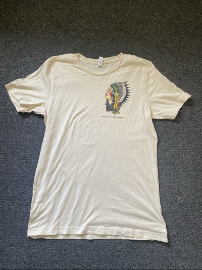 Canvas cream graphic t-shirt size L