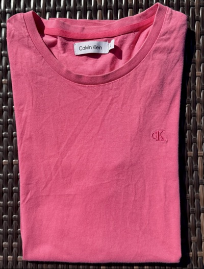 Pink Calvin Klein T-shirt size M women’s