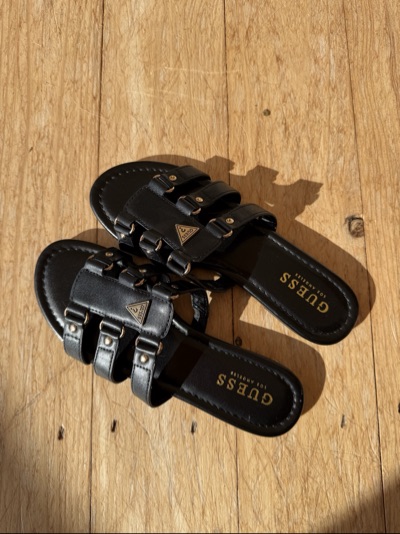GUESS Los Angeles Black slides/sandals size US 6