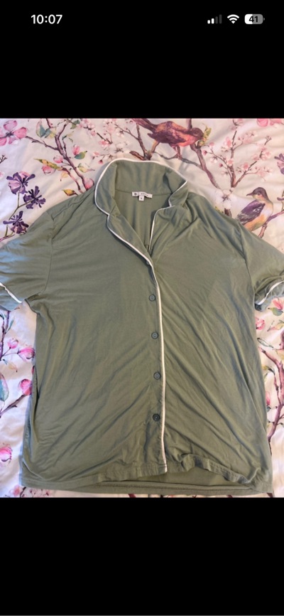 Green piped button-front sleepwear shirt size L