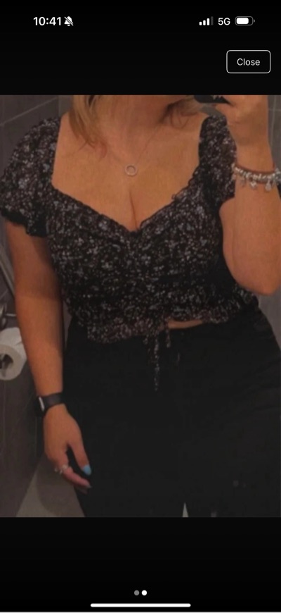 Black floral cropped blouse with puff sleeves