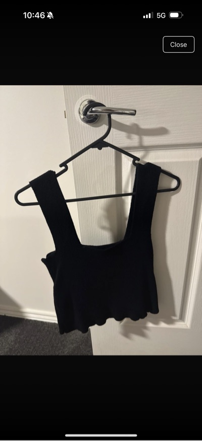 Black ribbed cropped tank top