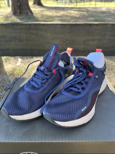 Ariat Ignite Eco navy runners size US 6