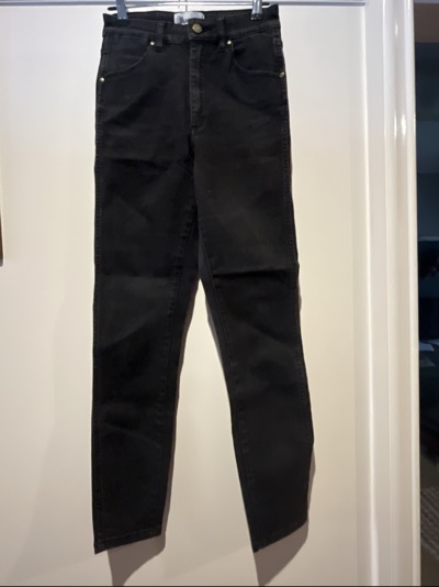 Wrangler black straight leg jeans size 8