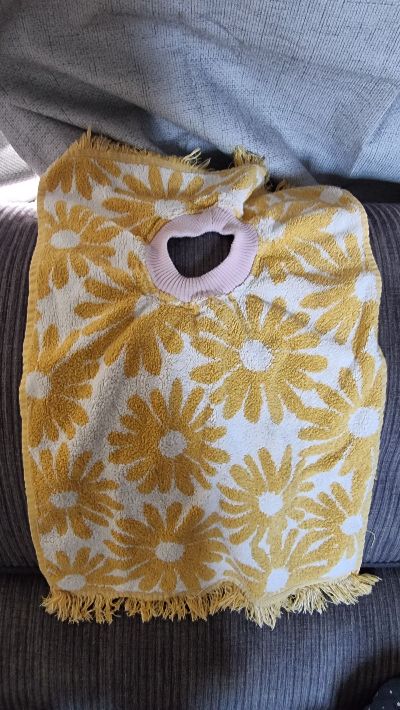 Looma oversized towelling bib