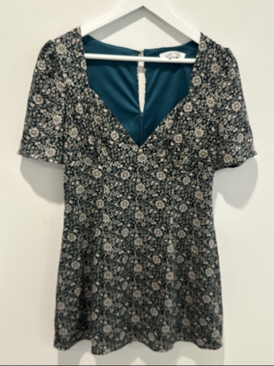 Floral V-neck short sleeve dress size 12