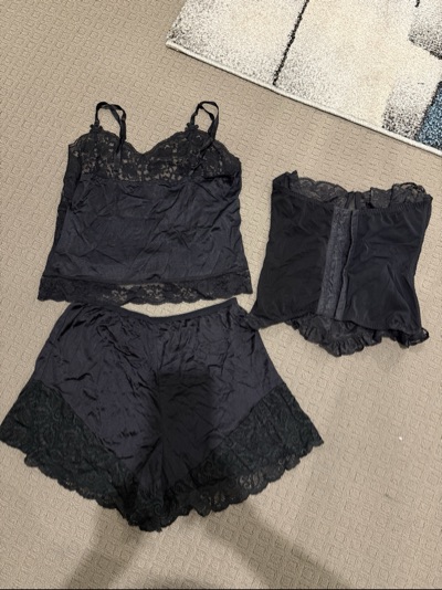 Ashley Taylor black lace lingerie set size S