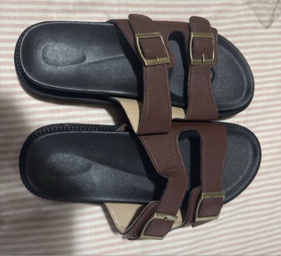 Women’s slides/sandals