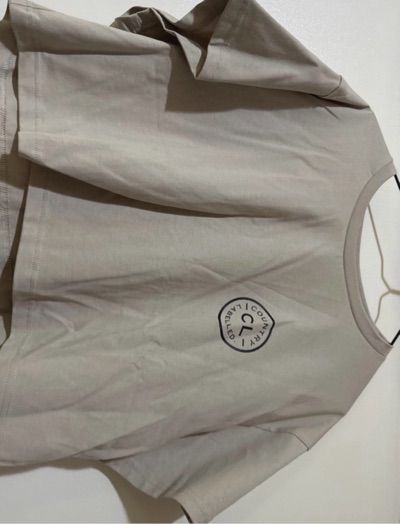 Country labelled t-shirt with circular logo