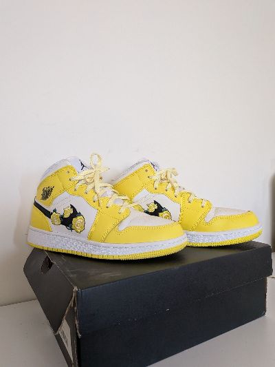 Nike Air Jordan 1 Mid SE GS "Dynamic Yellow Floral" (2020)