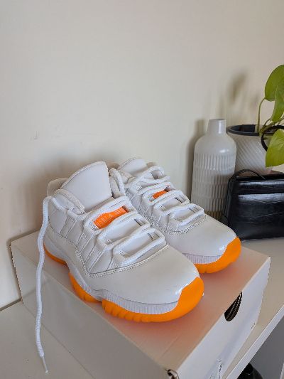 Air Jordan 11 Retro Low WMNS "Bright Citrus"