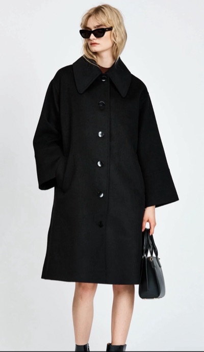 Black wool and cashmere blend coat from Sanro