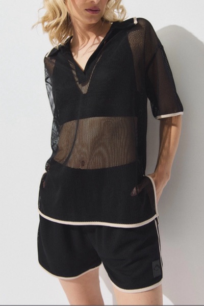 Black Mesh Short-Sleeve Polo Top with beige Contrast Trim