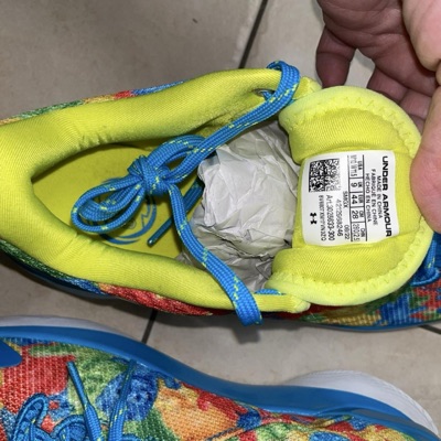 Under Armour multicoloured graphic lace-up sneakers size 9