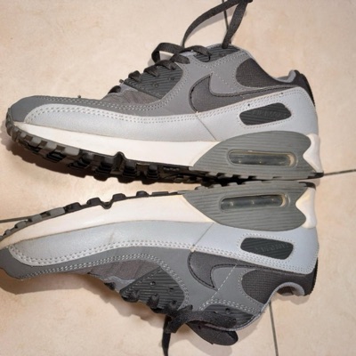 Nike Air Max 90 Grey Black Sneakers – Women’s 11 / Men’s 9.5