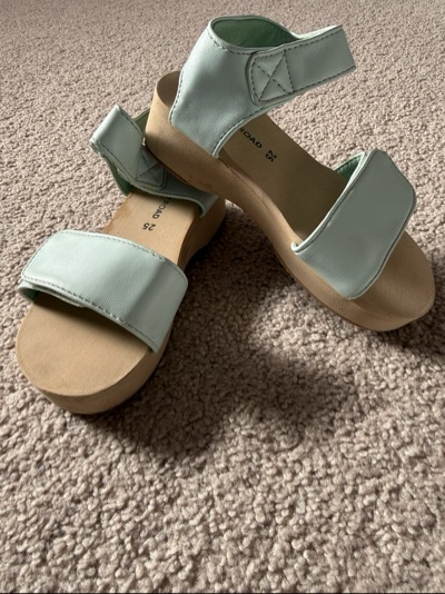 Country road girls sandals size 25