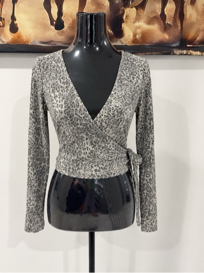 BNWT Harper & Me Animal Print Wrap Top – Size 10