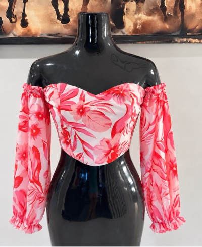 Ruby Sees Floral On/Off Shoulder Sleeve Crop Top – BNWT Size 6