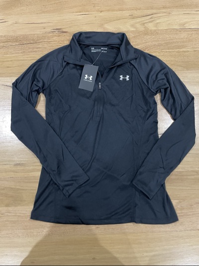 Women’s Under Armour black HeatGear half-zip sports top size S