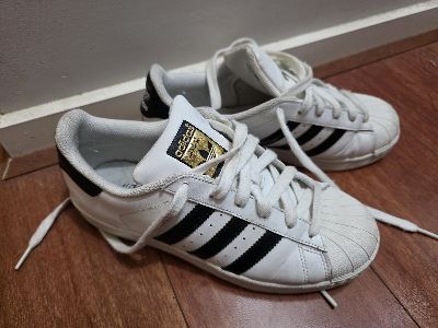 Adidas superstars