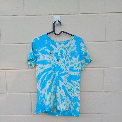 🩵 Reworked upcycled boho hippie fairycore Blue white tiedye tshirt small 🩵