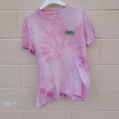 💗 Reworked upcycled Vintage boho hippie pink tiedye gecko print tee 8