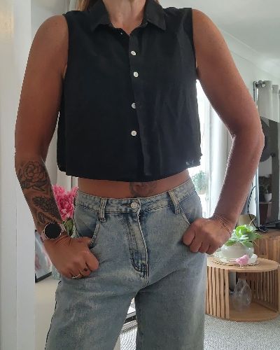 Sportsgirl Black Sleeveless Crop Button Up Shirt Size 14