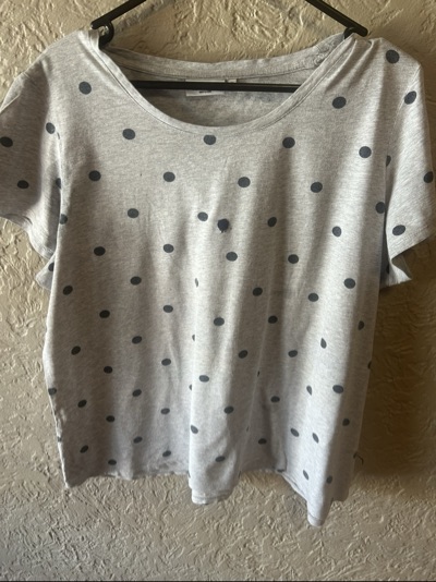 Jeanswest grey polka dot T-shirt size XL