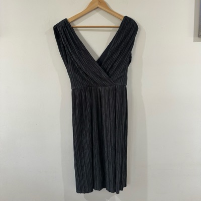 Matthew Eager black pleated knee length dress size 10
